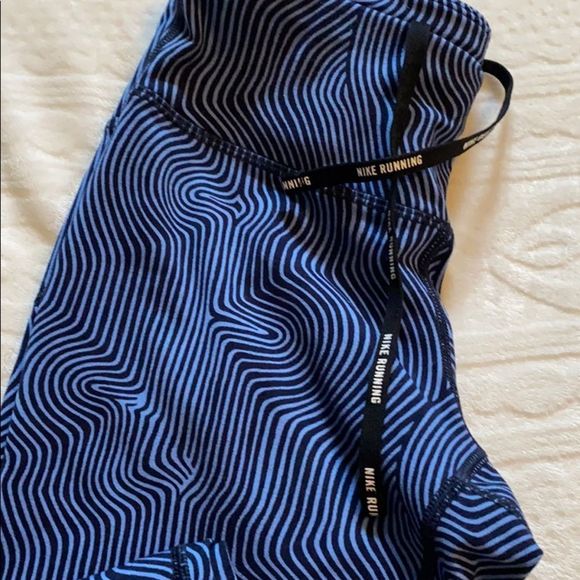 Nike running  capris size Xs - Picture 2 of 6